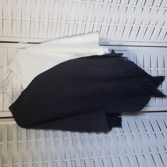 Sharks dip dye poncho nwt one size - Picture 4 of 5